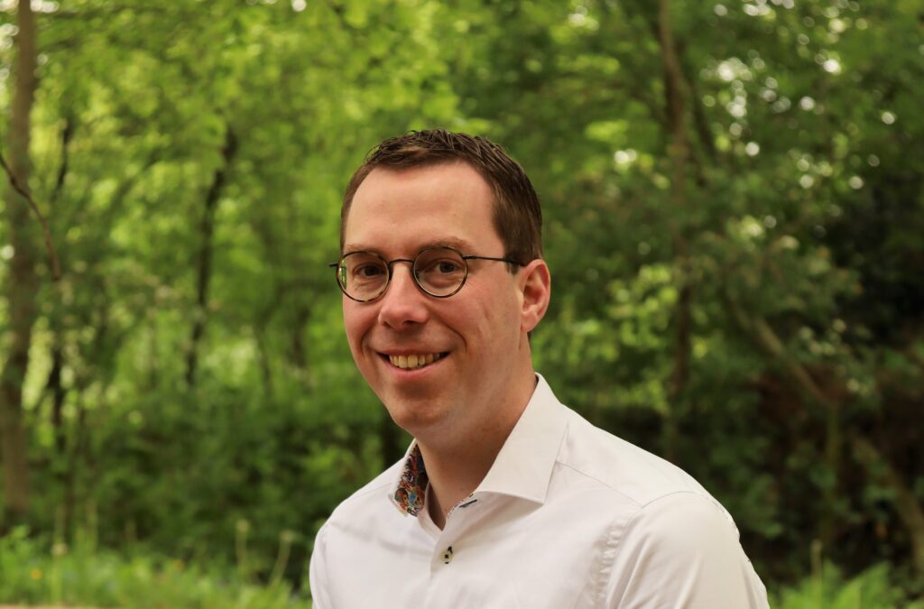 Pieter Don Lr Liggend